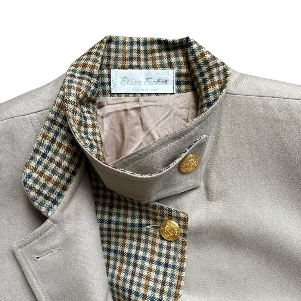 Brian Tucker, beige/houndstooth pure wool jacket with gold buttons size 16. - Picture 3 of 12